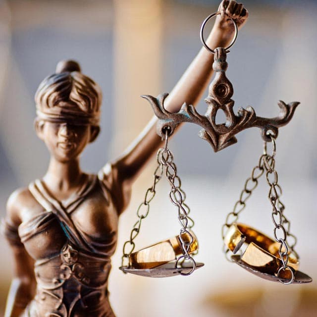 Contacte con la abogada Begoña Grela Caínzos